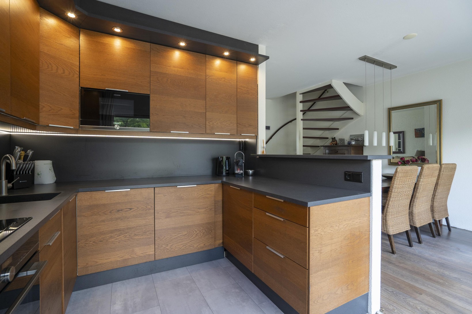 Hoekwoning te koop: J.R. Thorbeckesingel 1, Papendrecht
