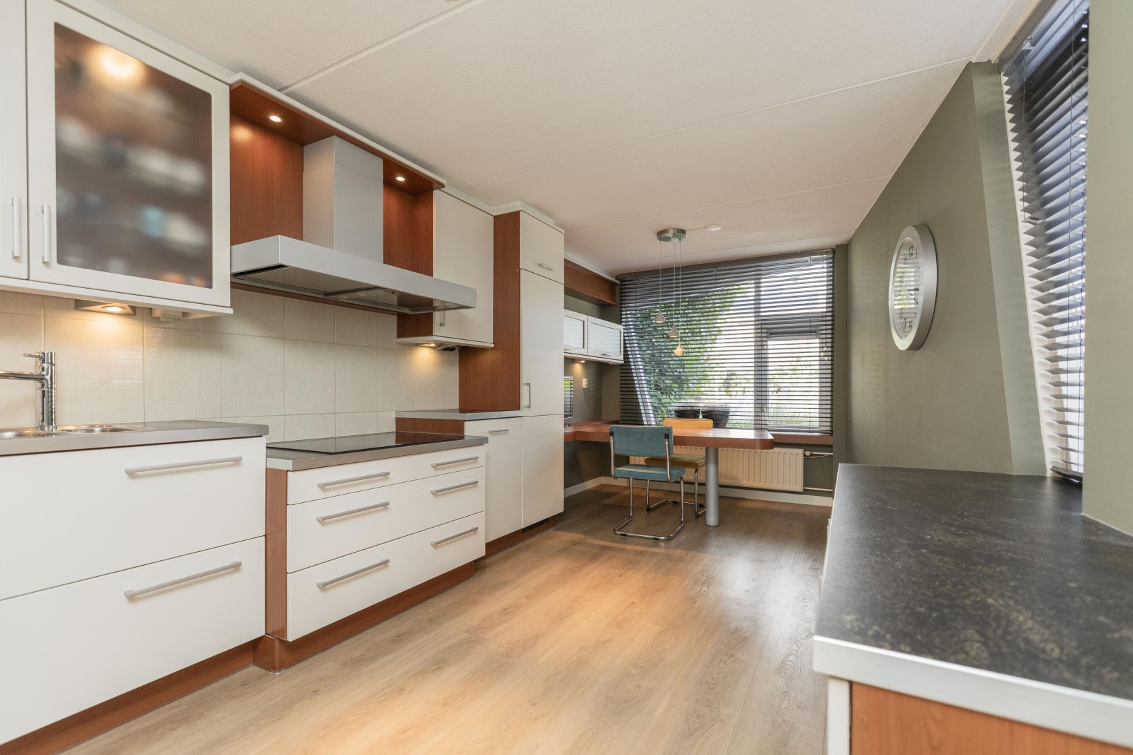Tussenwoning te koop: Ridderspoorhof 4, Papendrecht