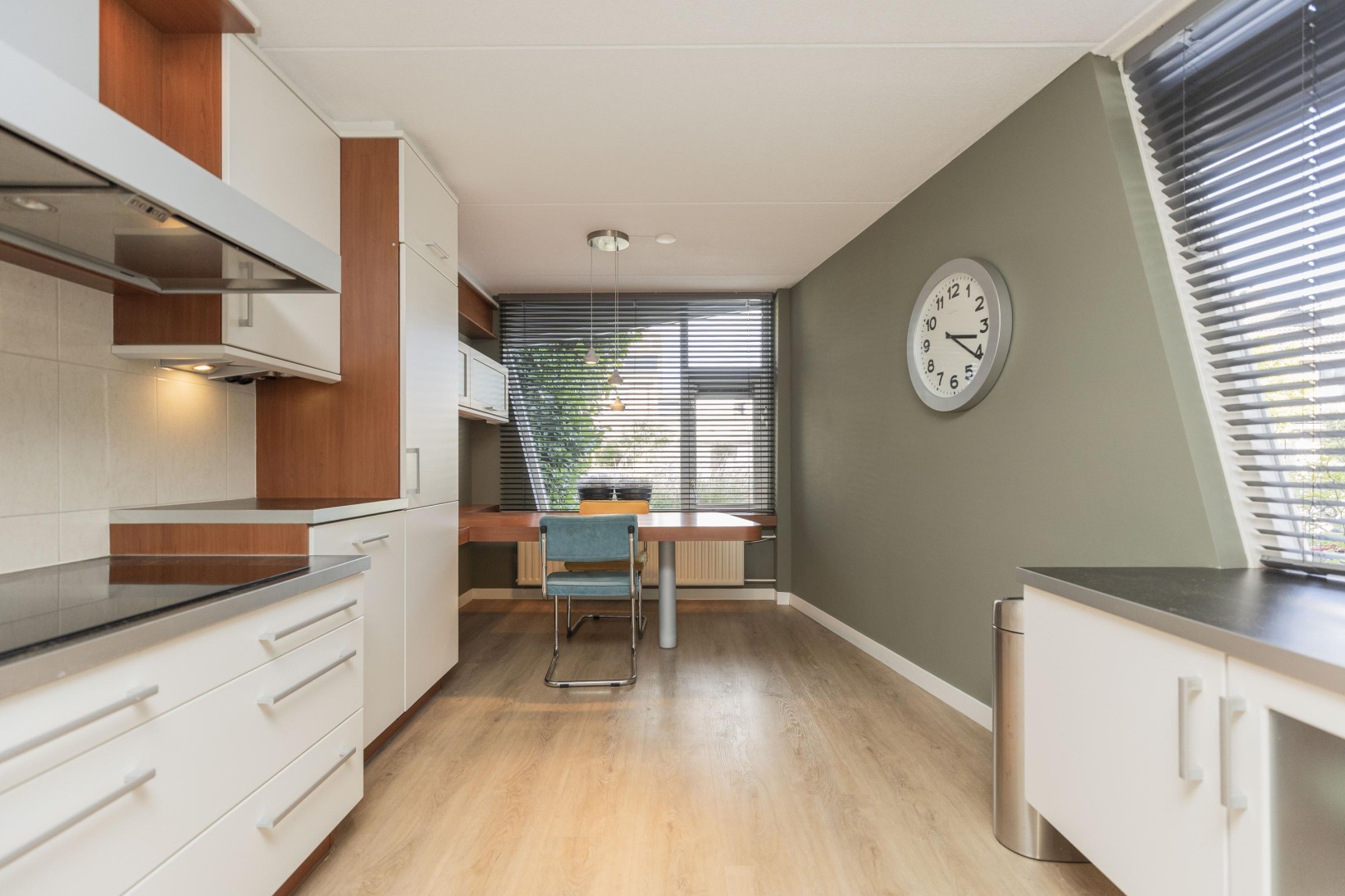 Tussenwoning te koop: Ridderspoorhof 4, Papendrecht