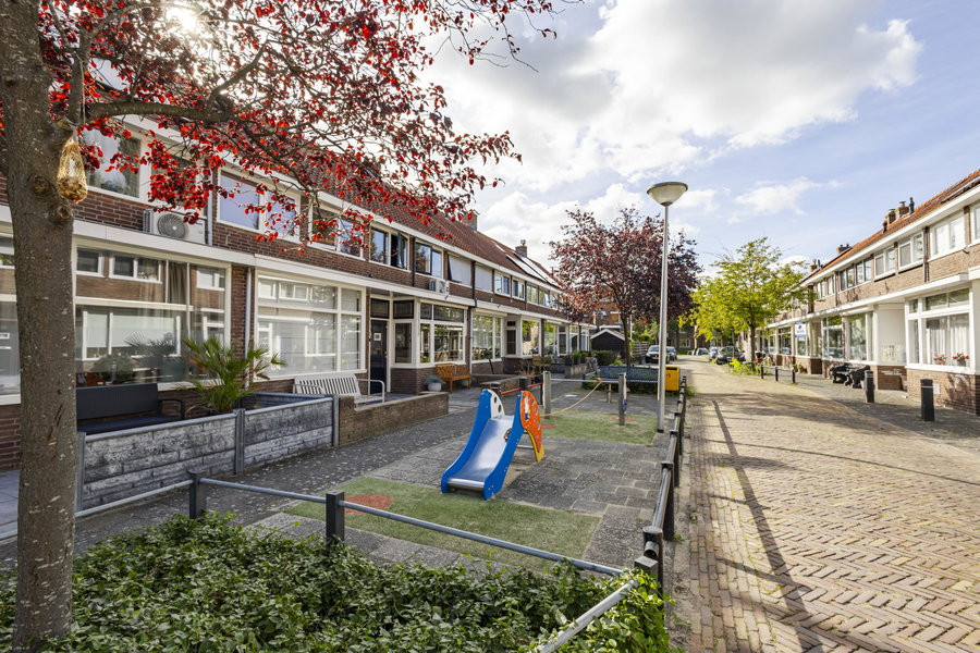 Tussenwoning te koop: Rijshoutstraat 32, Sliedrecht
