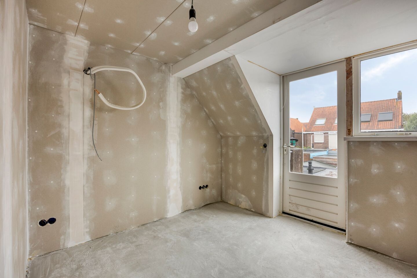 Twee-onder-één-kap te koop: P. Rijsdijkstraat 8, Sliedrecht