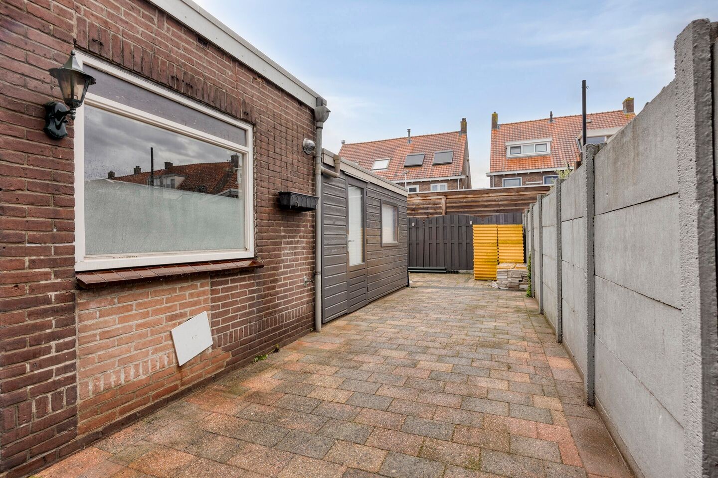 Twee-onder-één-kap te koop: P. Rijsdijkstraat 8, Sliedrecht