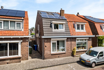 Admiraal de Ruyterstraat 90