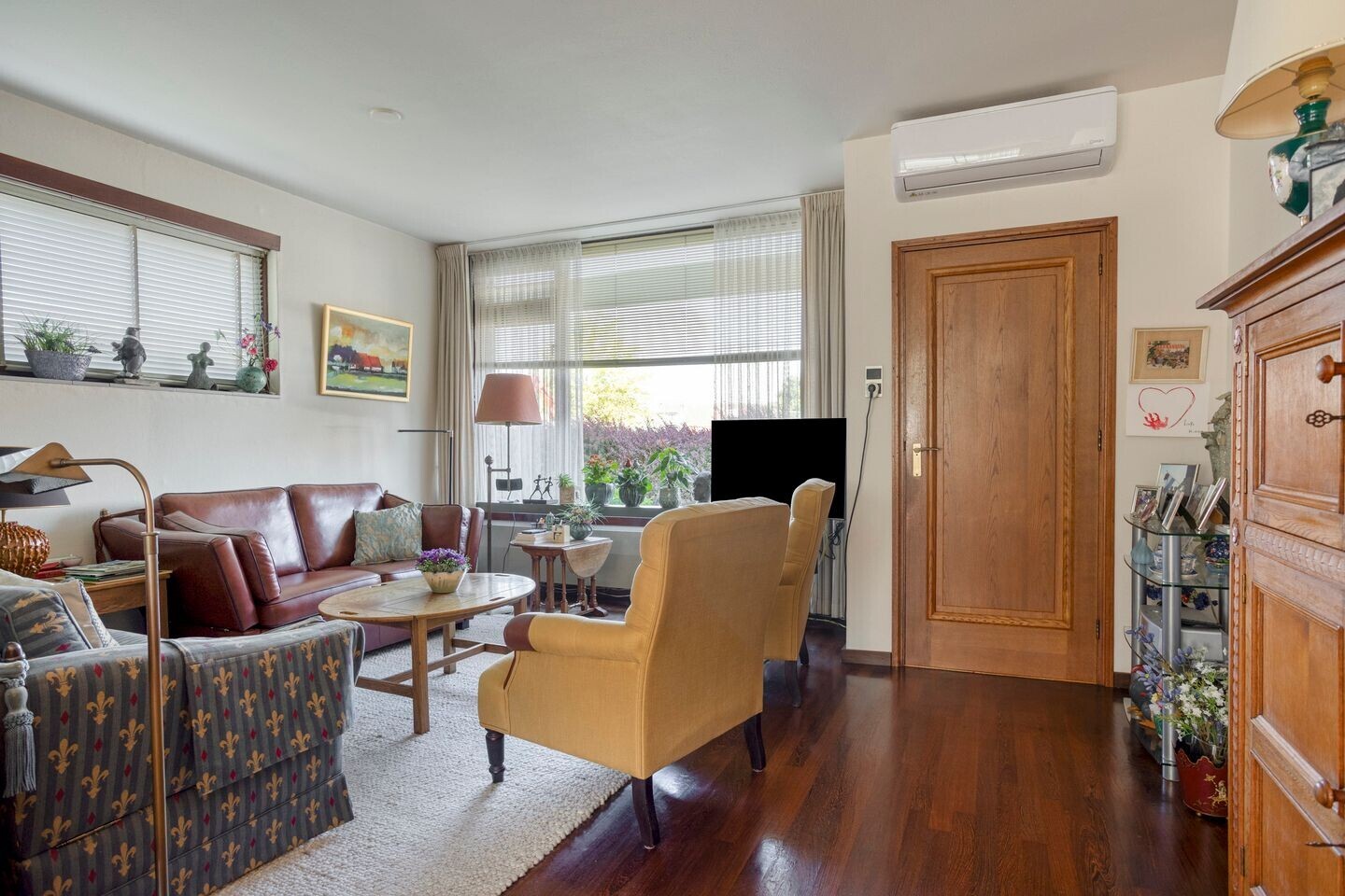 Hoekwoning te koop: P.A. de Genestetstraat 1, Sliedrecht