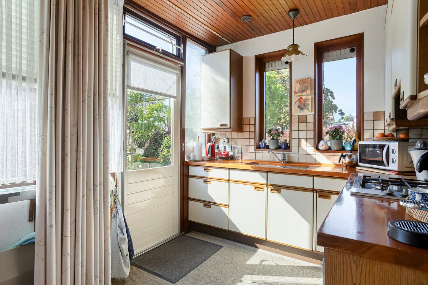 Hoekwoning te koop: P.A. de Genestetstraat 1, Sliedrecht