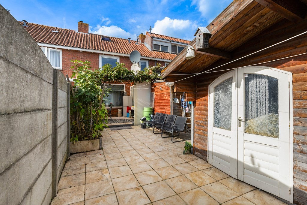 Tussenwoning te koop: Jacob Catsstraat 5, Sliedrecht