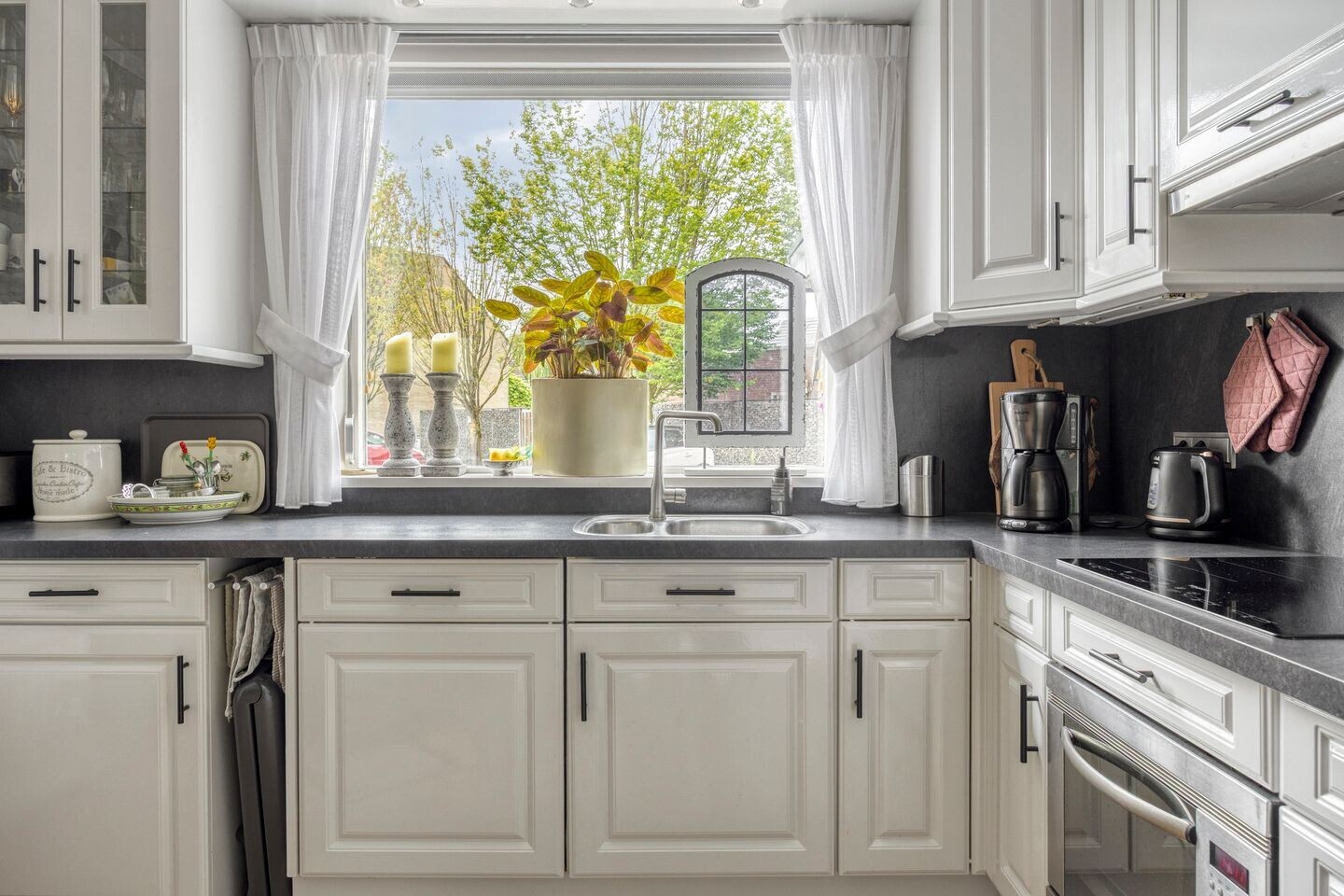 Tussenwoning te koop: Locksweer 29, Sliedrecht