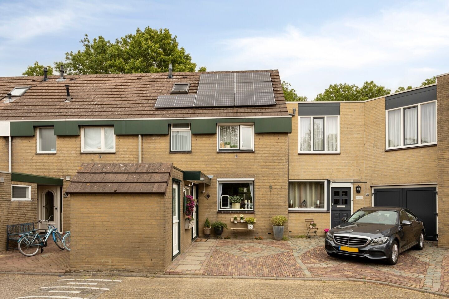 Tussenwoning te koop: Locksweer 29, Sliedrecht