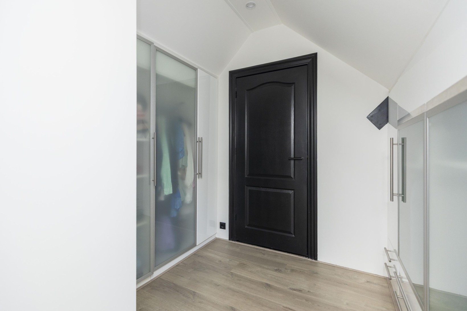 Tussenwoning te koop: Peulenstraat-zuid 63, Hardinxveld-Giessendam