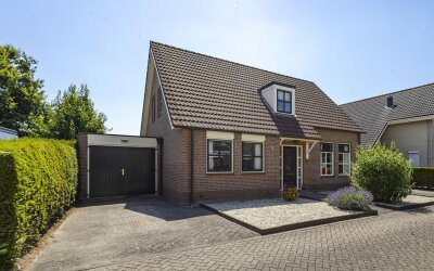 Koperwiek 16