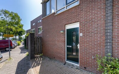 Marga Klompéstraat 8