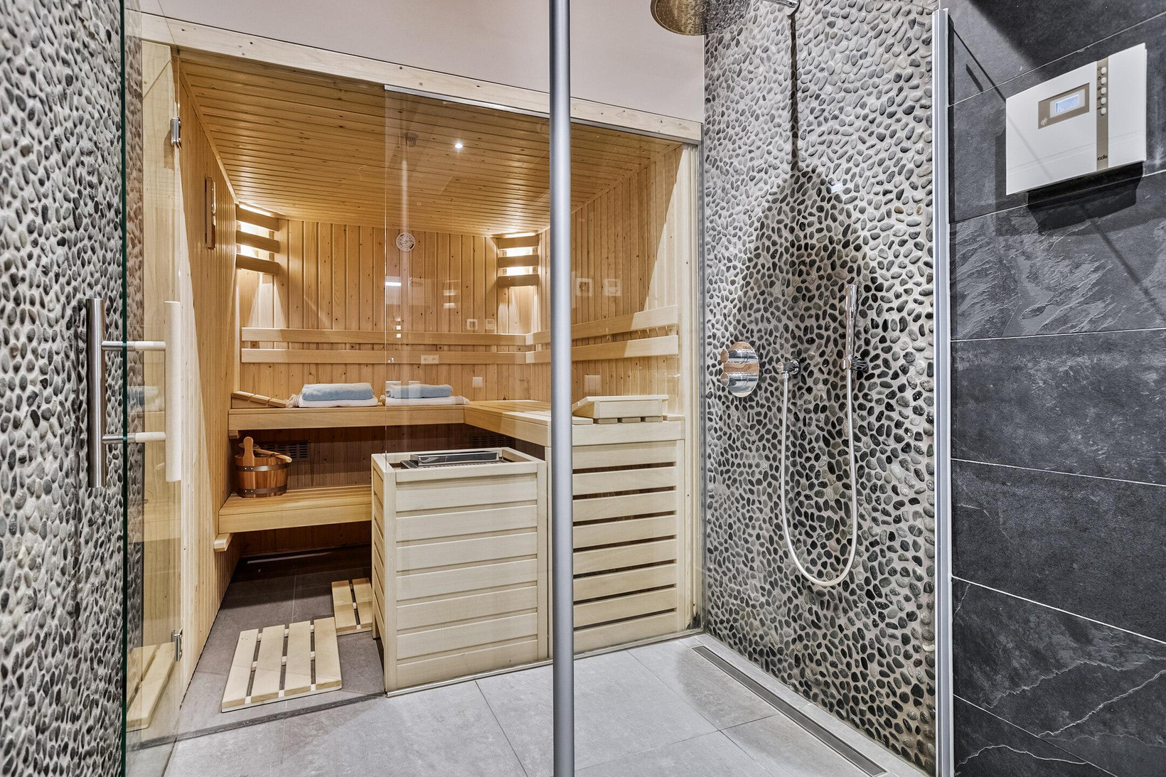 Vrijstaande woning te koop: Zuidzijdseweg 146, Polsbroek