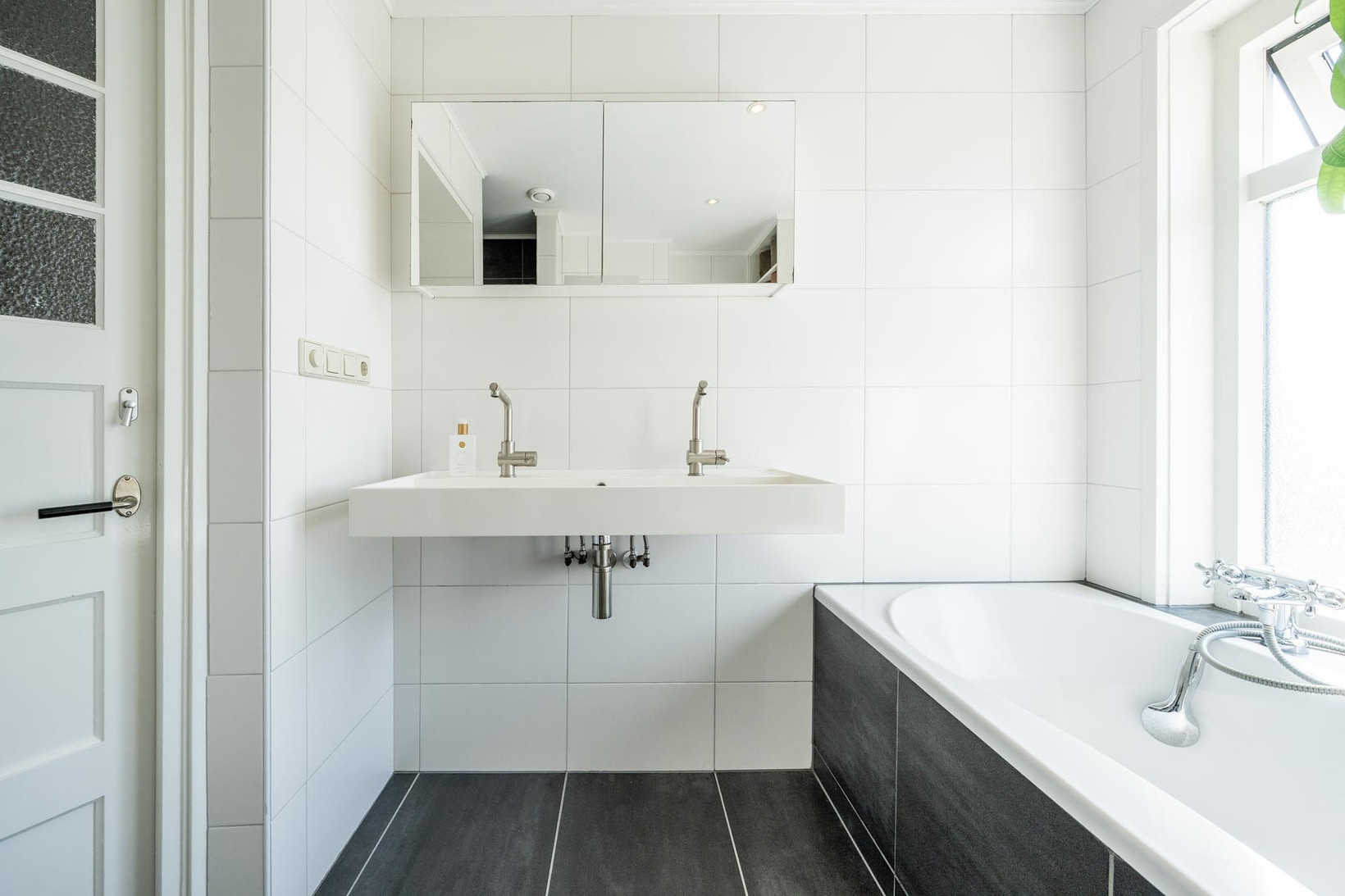 Tussenwoning te koop: Lieve Vrouwegracht 27, Montfoort