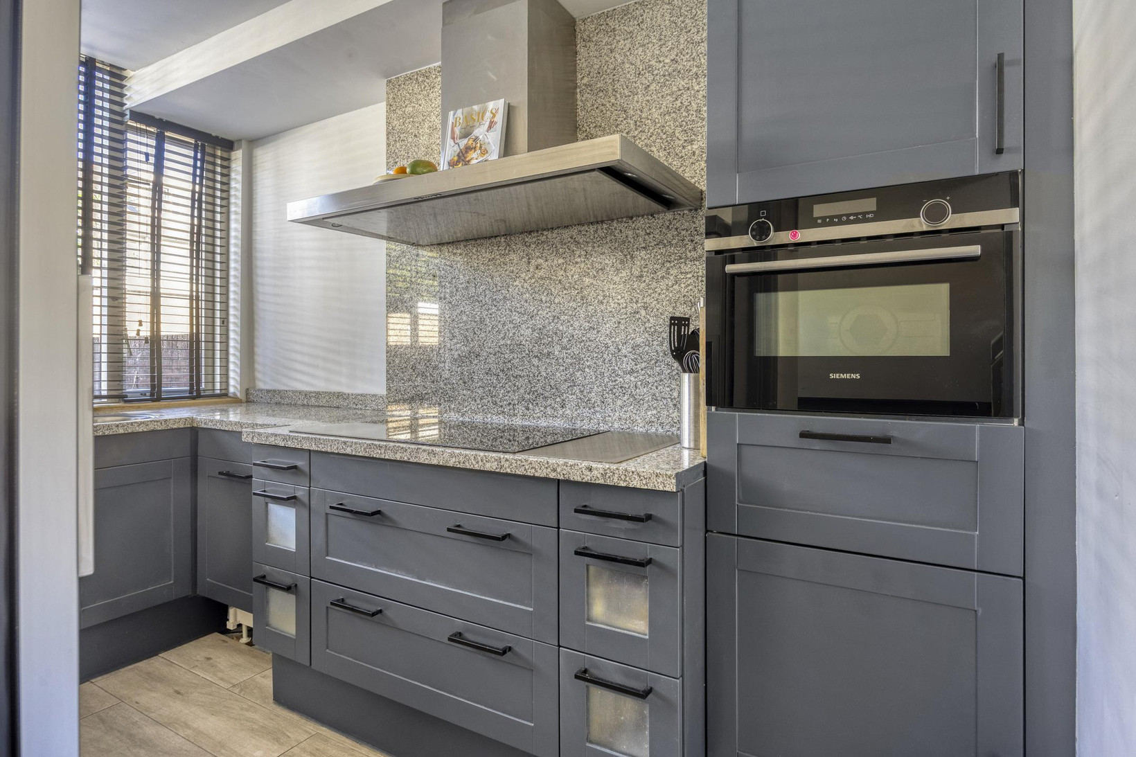 Tussenwoning te koop: G.R. van Kinschotstraat 37, Oudewater