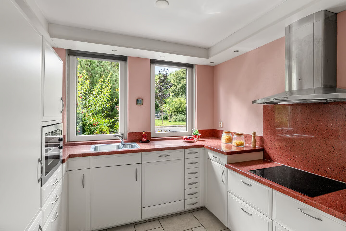 Tussenwoning te koop: Prof. Dr. Claylaan 20, Nieuwegein