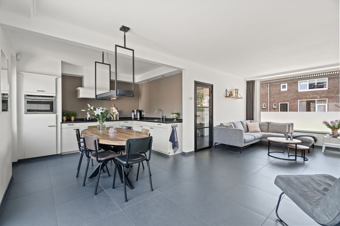 Tussenwoning te koop: Bernhardstraat 17, Nieuwegein