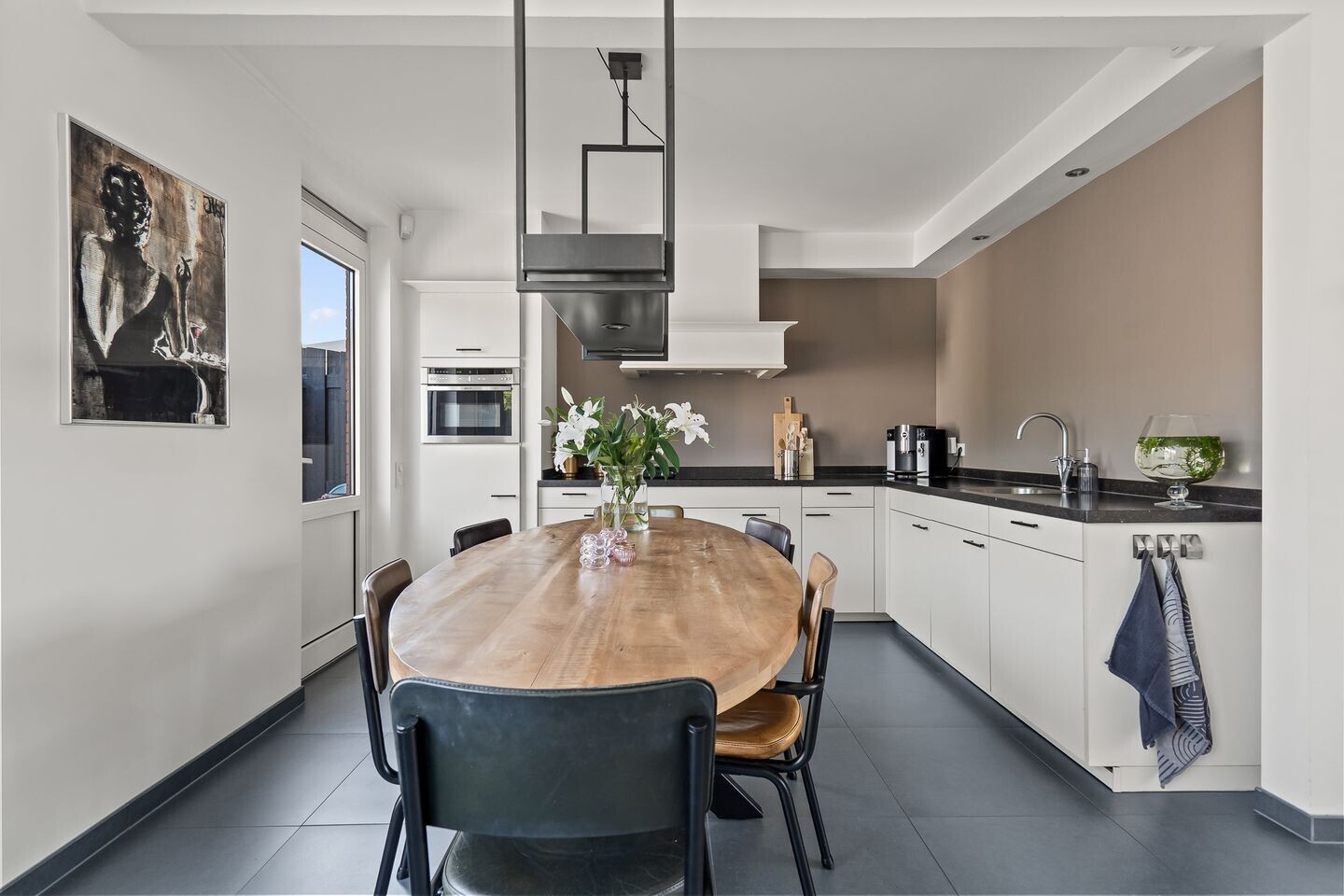 Tussenwoning te koop: Bernhardstraat 17, Nieuwegein