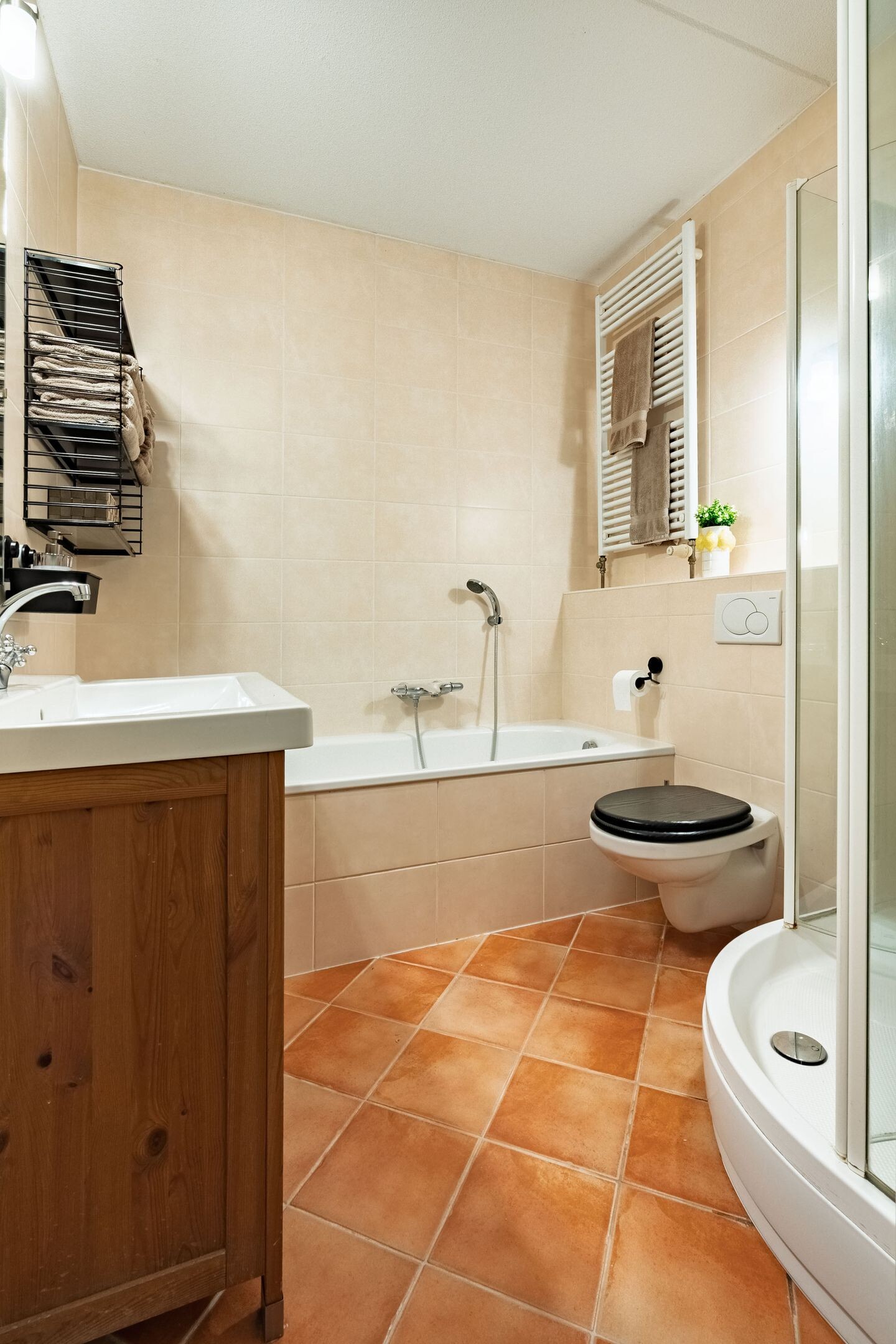Tussenwoning te koop: Wierselaan 201, Nieuwegein
