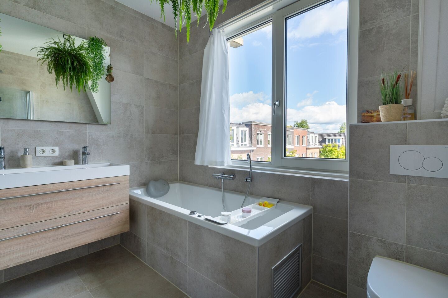 Tussenwoning te koop: Handelskade 13-15, Nieuwegein