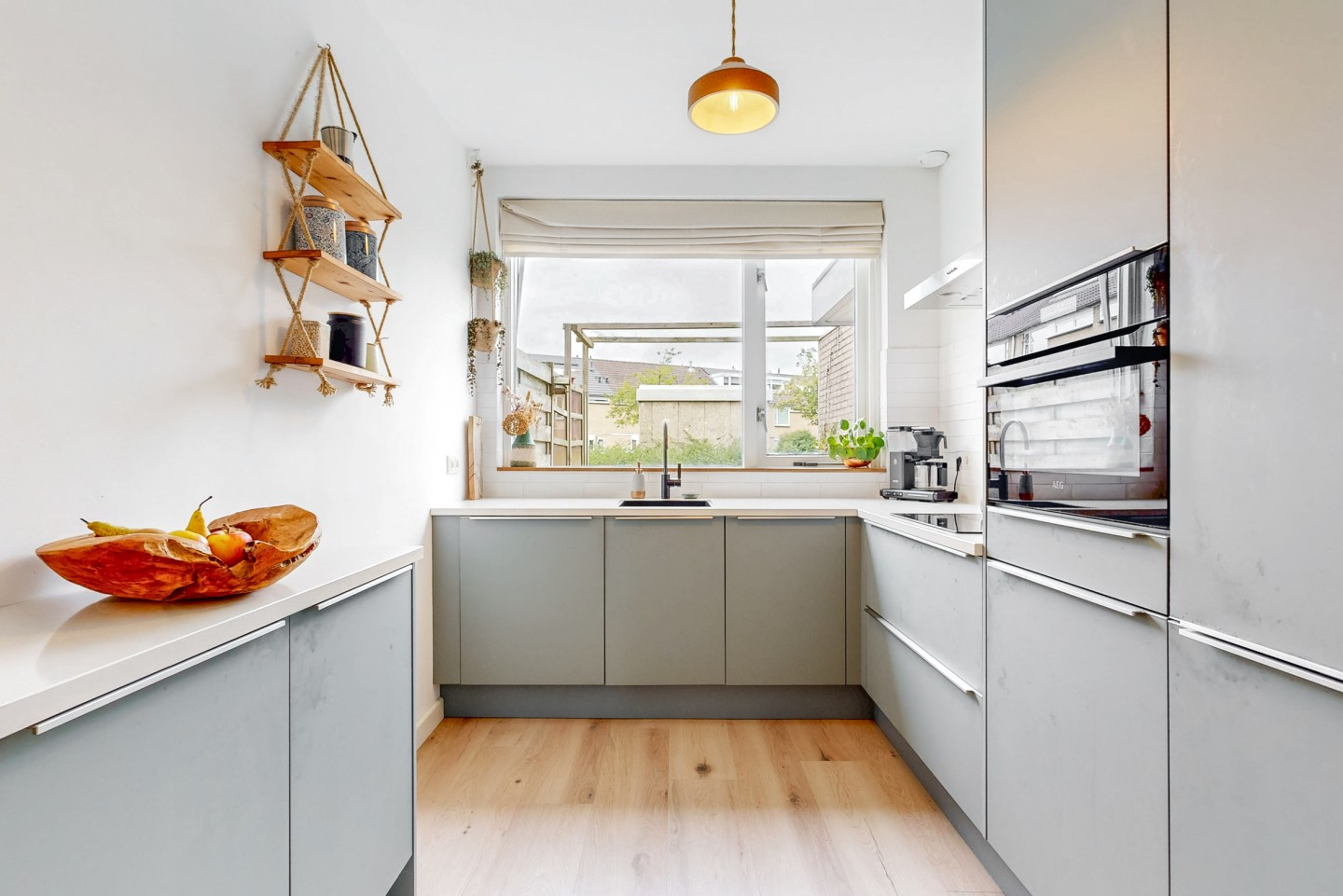 Tussenwoning te koop: Reigersbek 126, Nieuwegein