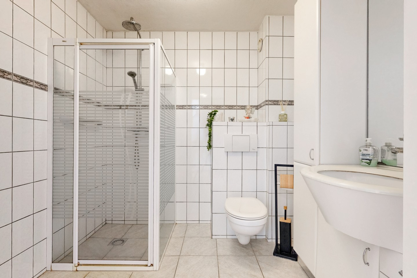 Tussenwoning te koop: Rechthuisdrift 61, Nieuwegein