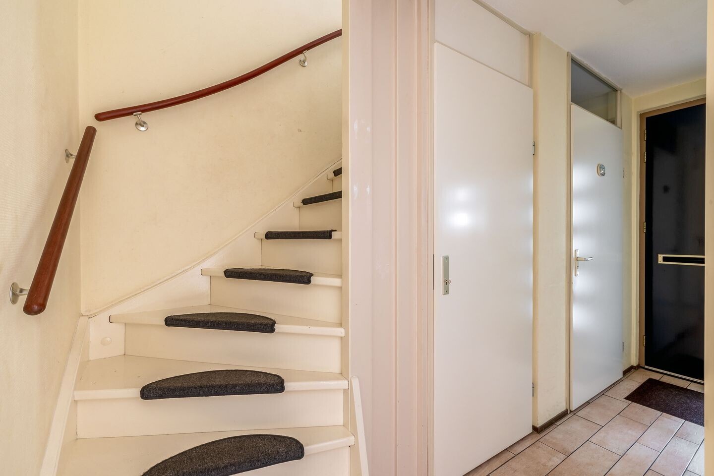 Tussenwoning te koop: Jan van Nijlenhove 1, Nieuwegein
