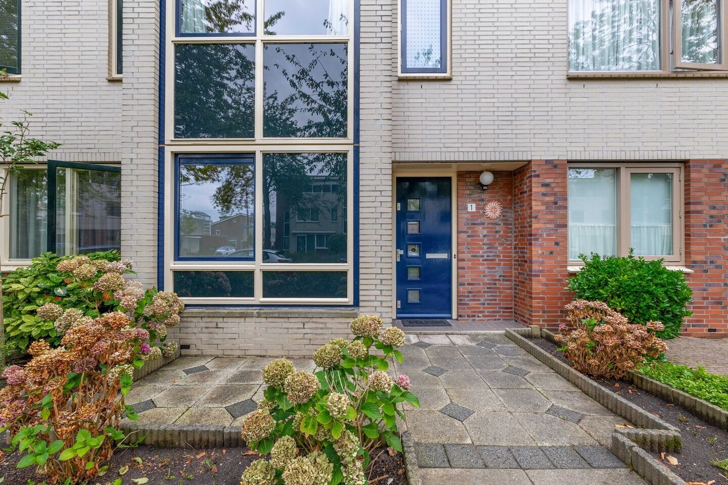 Tussenwoning te koop: Jan van Nijlenhove 1, Nieuwegein
