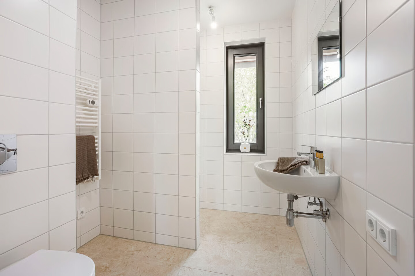 Tussenwoning te koop: Laan van Heemstede 3, Nieuwegein