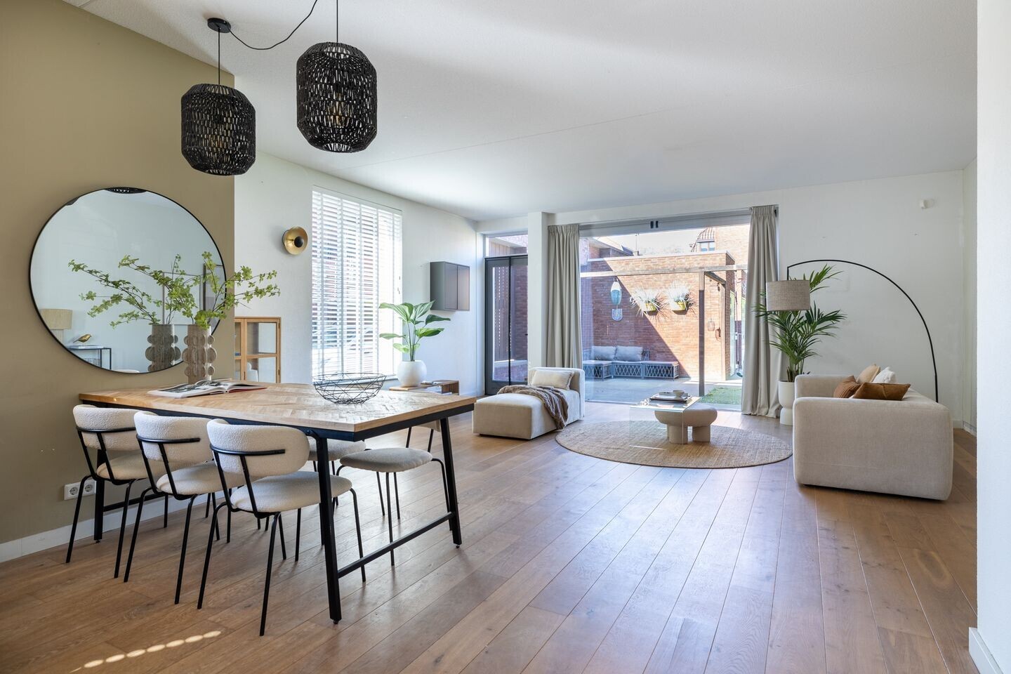 Tussenwoning te koop: Van Oudheusdenstraat 10, Woerden