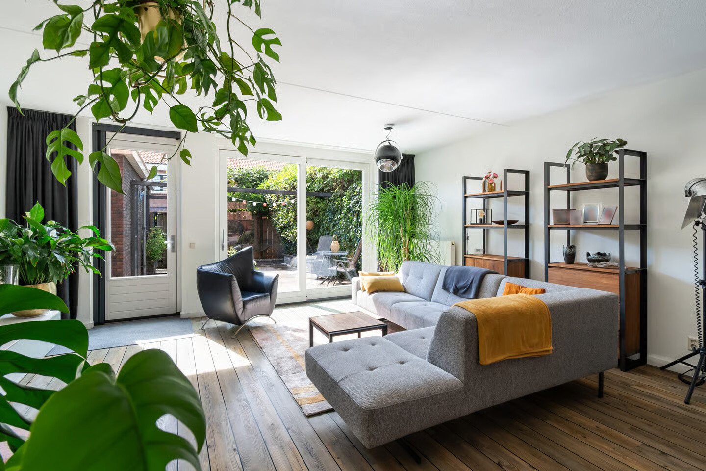 Tussenwoning te koop: Singelplein 54, Woerden