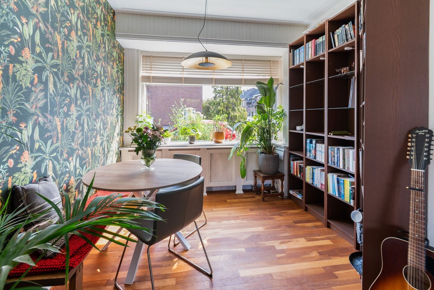 Tussenwoning te koop: Dahliastraat 10, Woerden