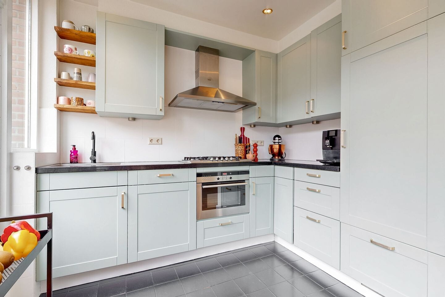 Tussenwoning te koop: Esdoornlaan 9, Woerden