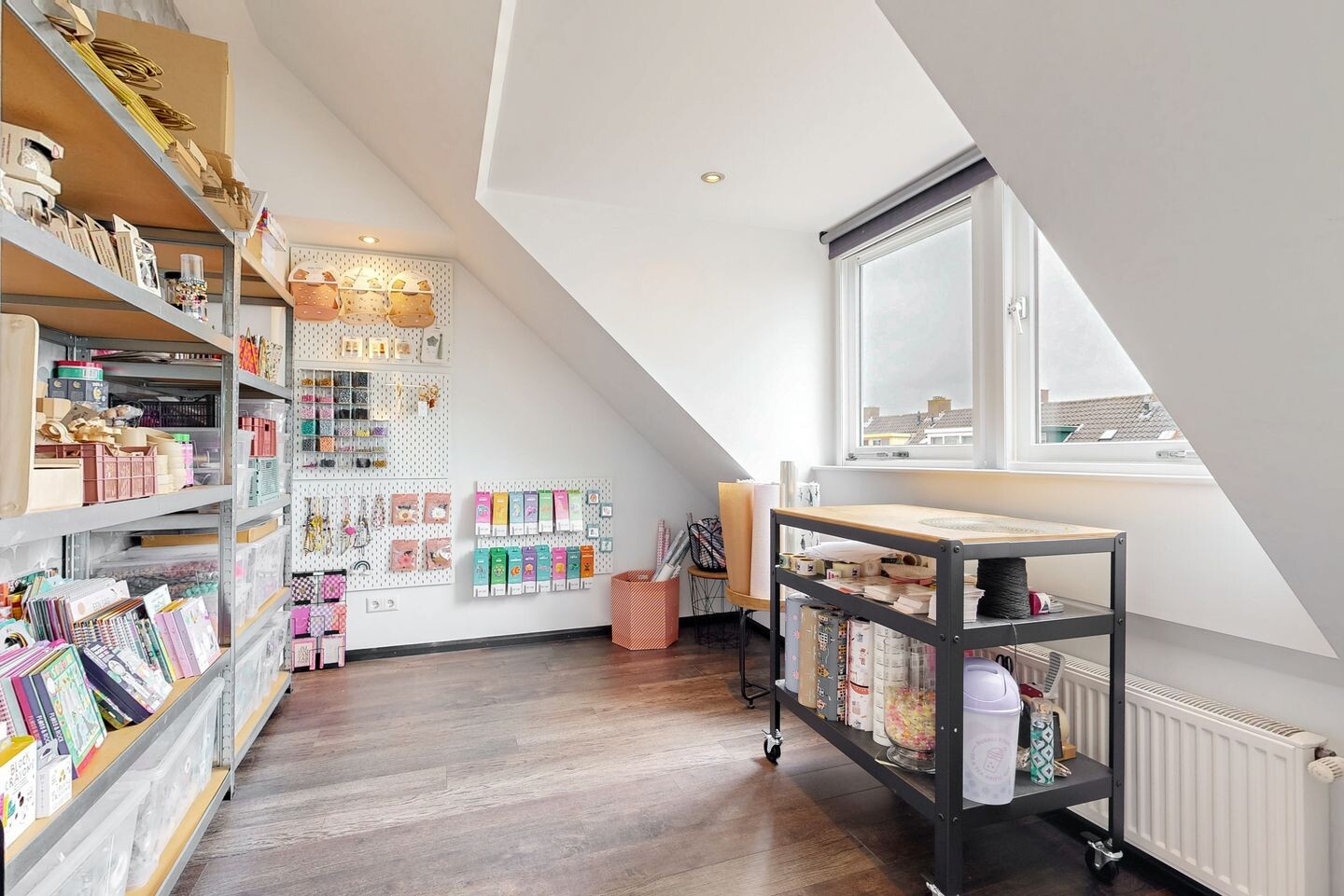 Tussenwoning te koop: Esdoornlaan 9, Woerden