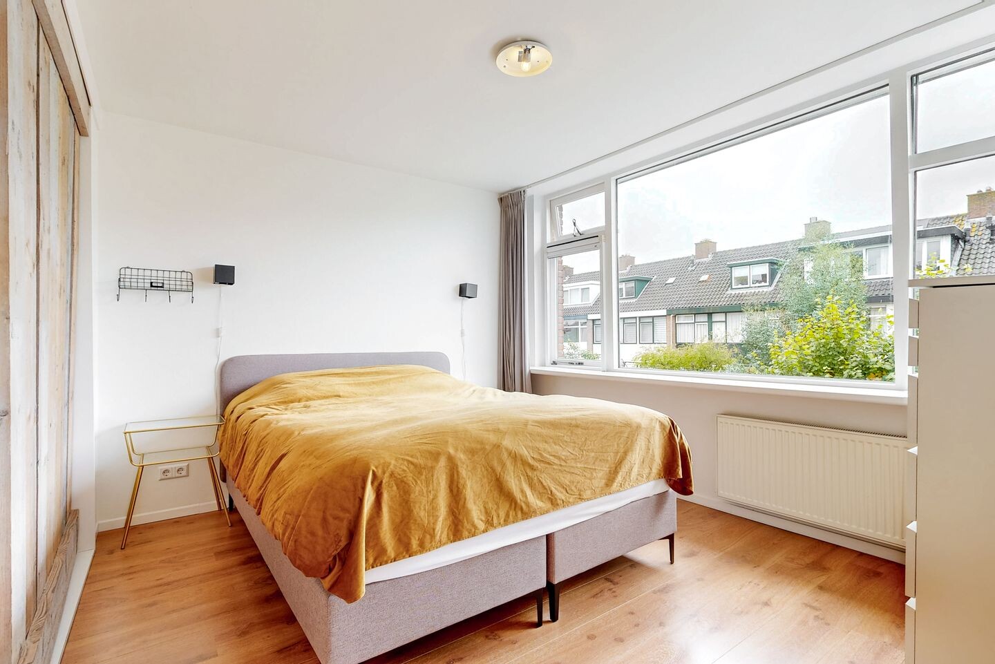 Tussenwoning te koop: Esdoornlaan 9, Woerden