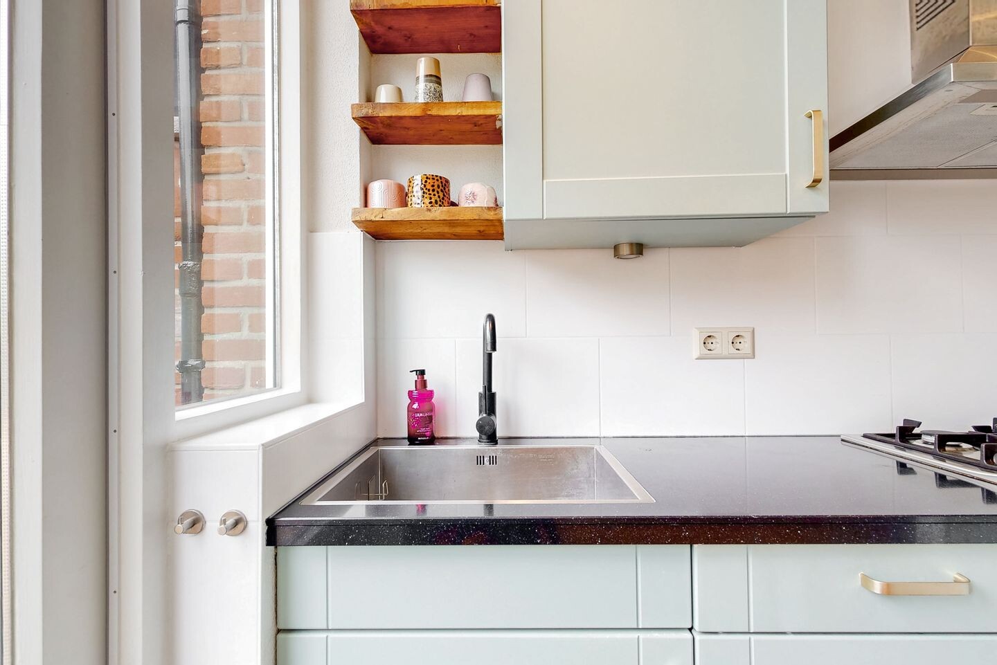 Tussenwoning te koop: Esdoornlaan 9, Woerden