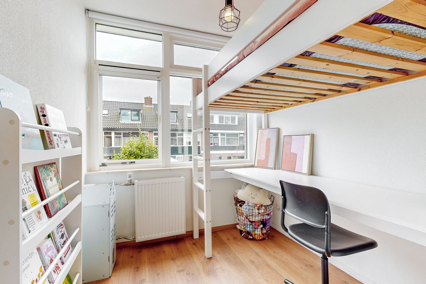 Tussenwoning te koop: Esdoornlaan 9, Woerden