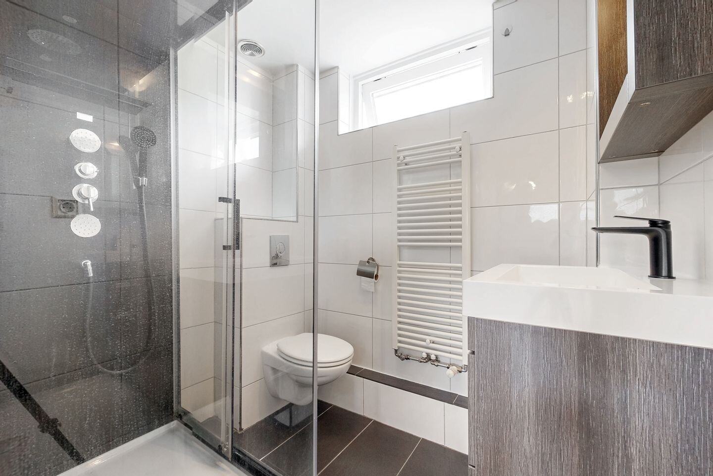 Tussenwoning te koop: Esdoornlaan 9, Woerden
