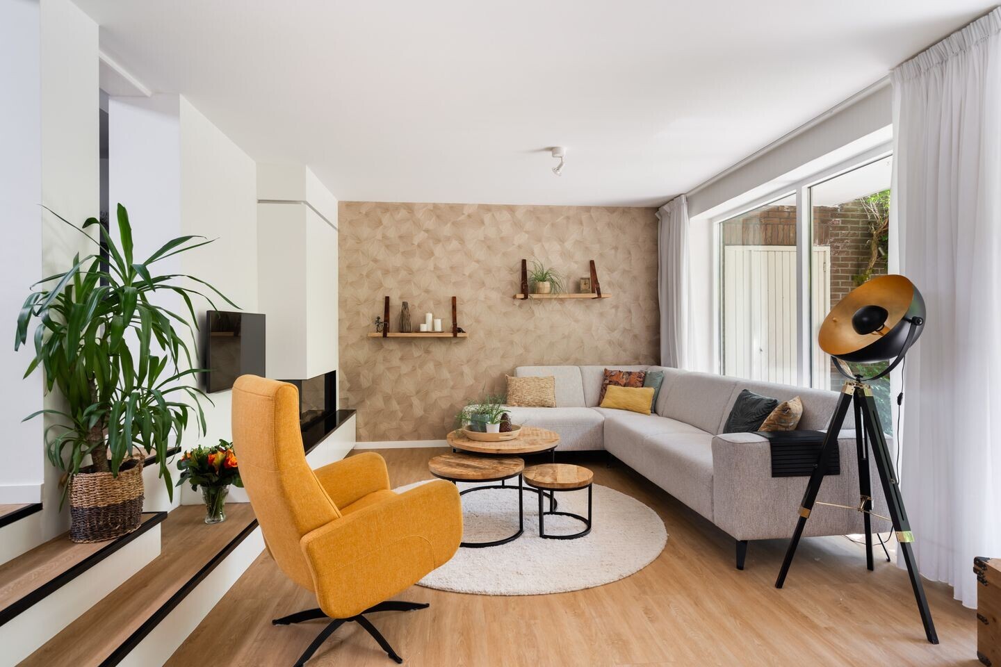 Tussenwoning te koop: Essenlaan 51, Woerden