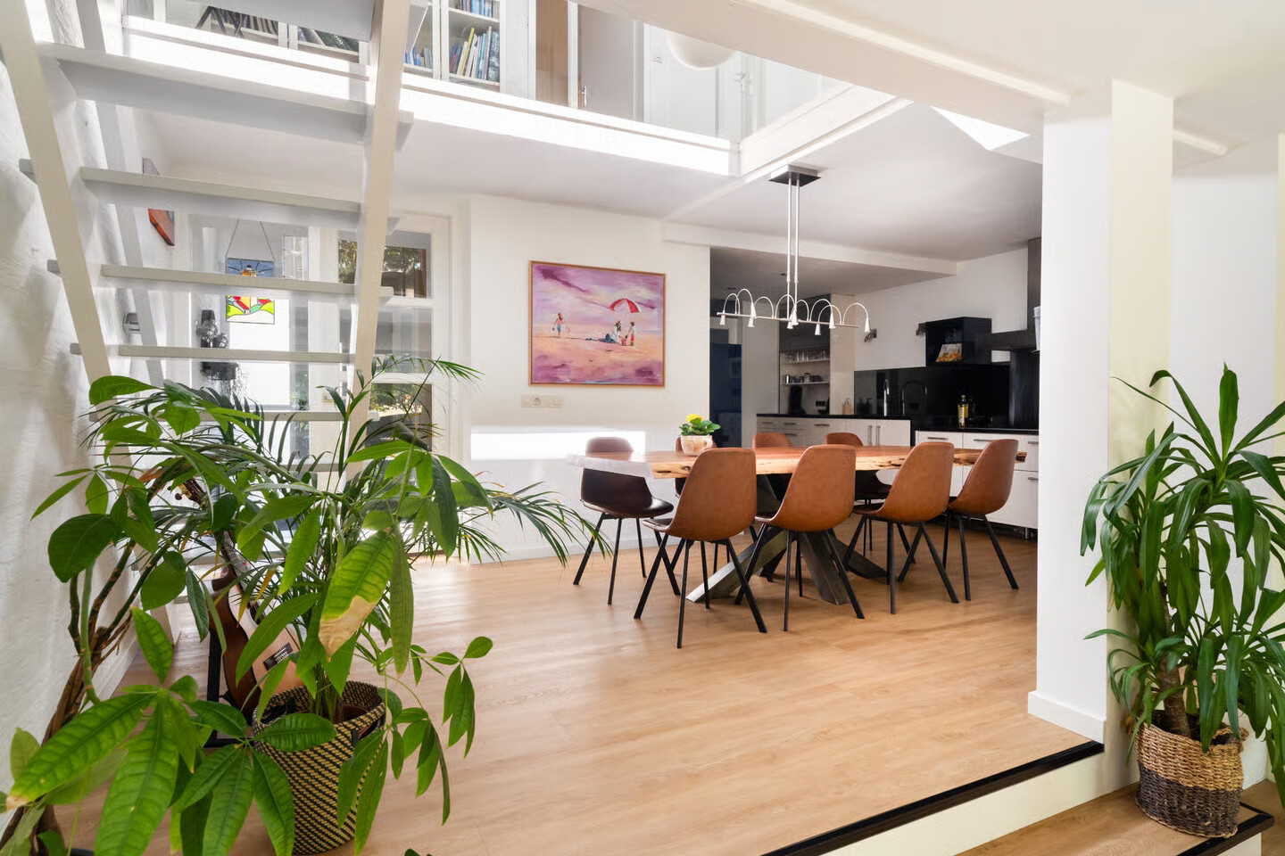 Tussenwoning te koop: Essenlaan 51, Woerden