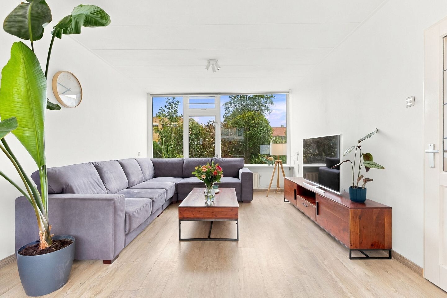 Tussenwoning te koop: Derkinderenstraat 14, Woerden