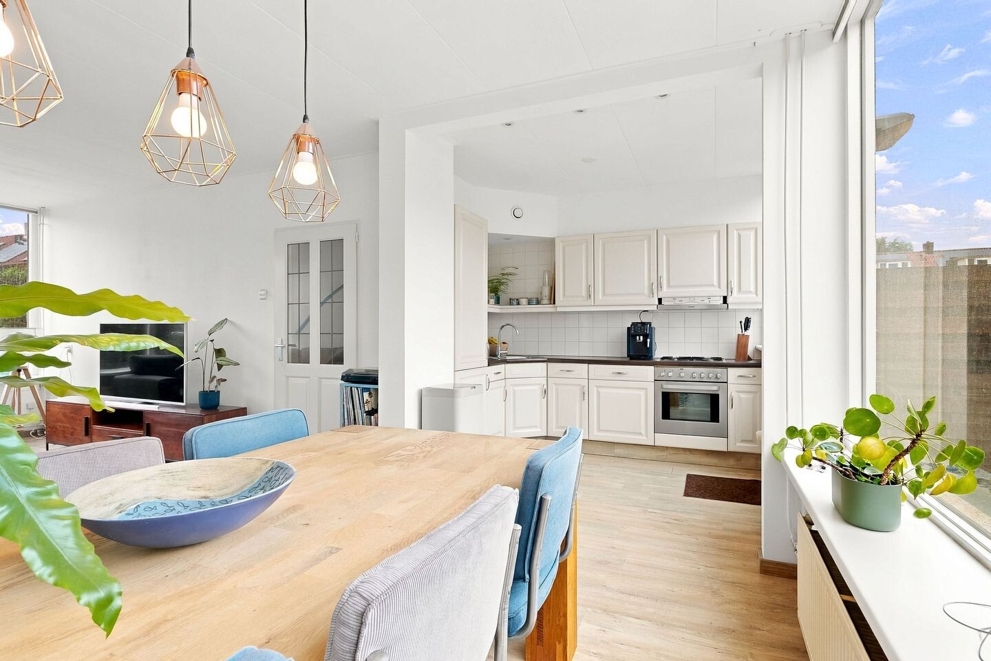 Tussenwoning te koop: Derkinderenstraat 14, Woerden
