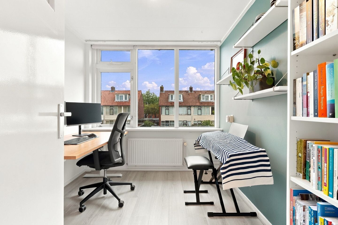 Tussenwoning te koop: Derkinderenstraat 14, Woerden
