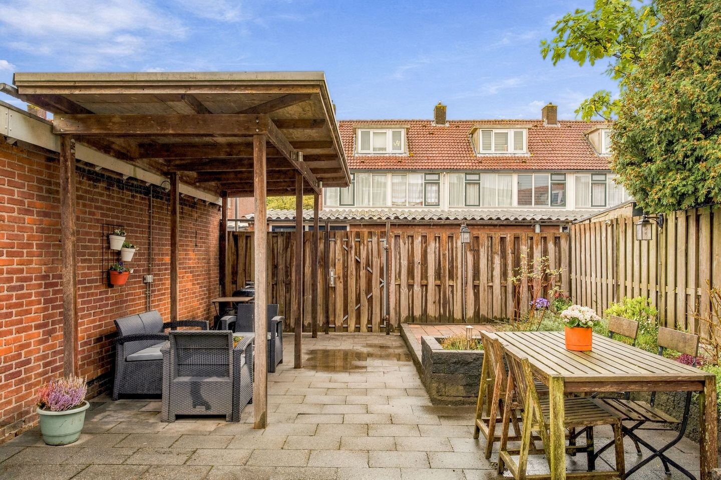 Tussenwoning te koop: Derkinderenstraat 14, Woerden