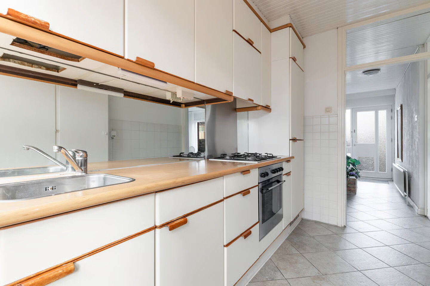 Tussenwoning te koop: Marius Bauerstraat 3, Woerden