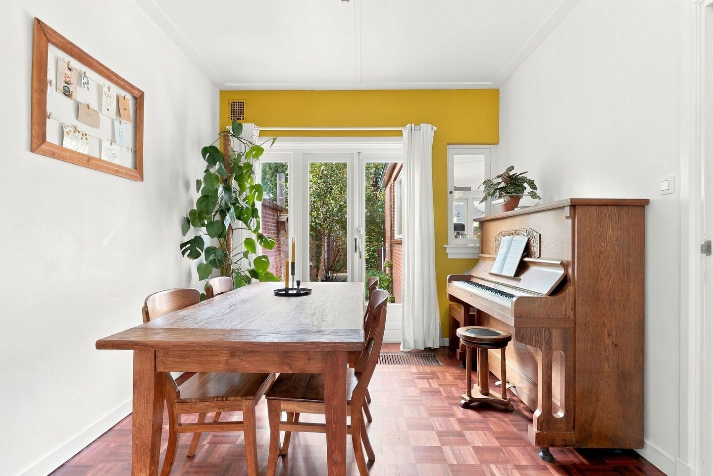 Tussenwoning te koop: De Brauwstraat 11, Woerden