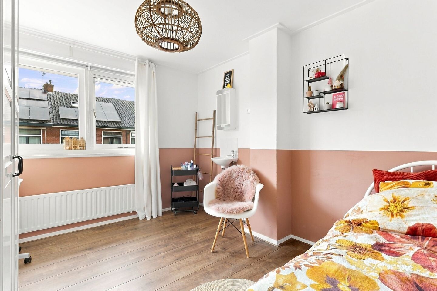 Tussenwoning te koop: De Brauwstraat 11, Woerden