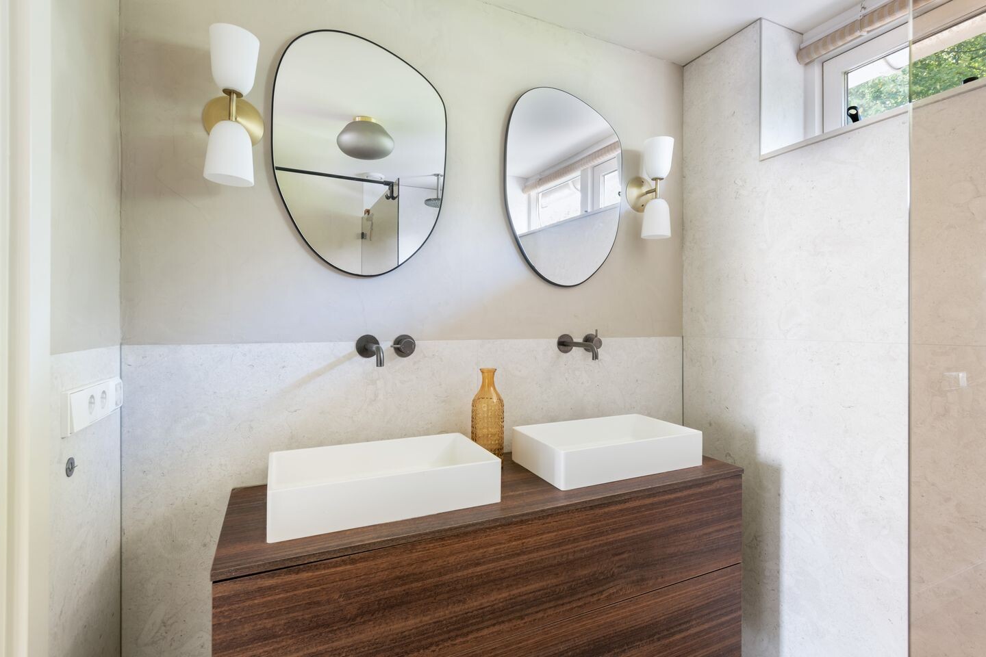 Hoekwoning te koop: Vreedenburghstraat 35, Woerden