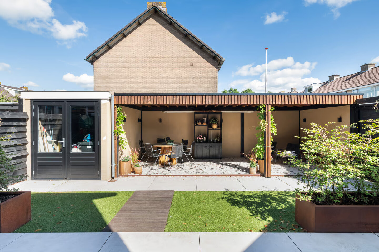 Hoekwoning te koop: Vreedenburghstraat 35, Woerden