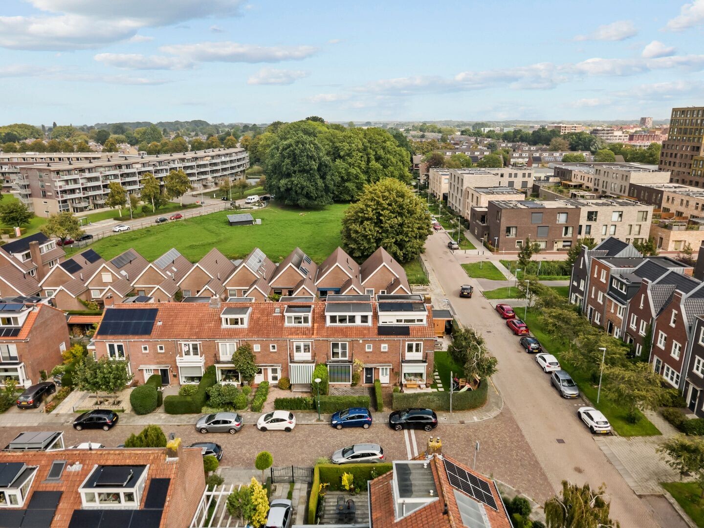 Tussenwoning te koop: Paulus Buyslaan 19, Woerden