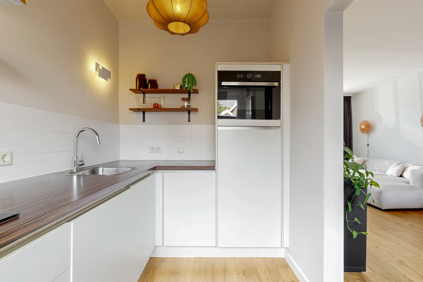 Tussenwoning te koop: Paulus Buyslaan 19, Woerden